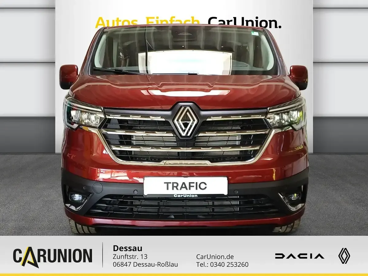 Neu Renault Trafic 170 PS (125 kW) 2026 Karmesinrot metallic Van / Kleinbus