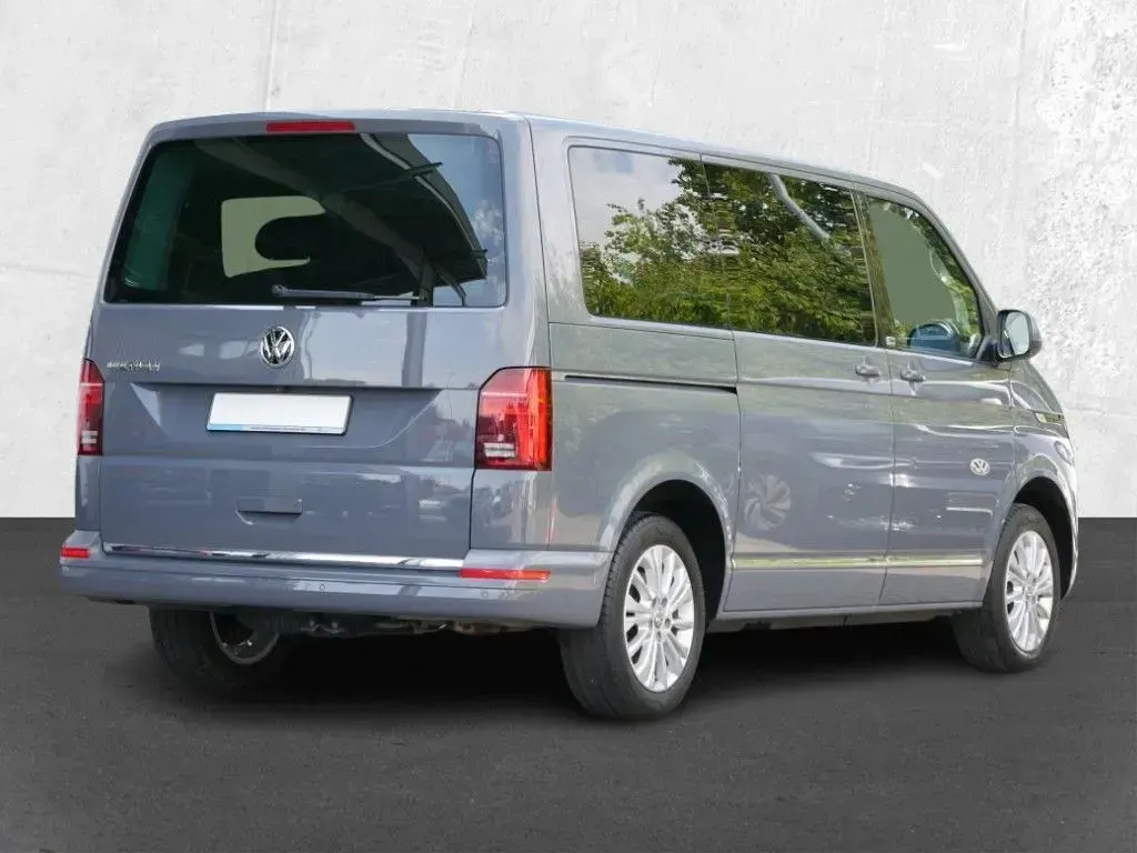 Gebraucht VW Multivan Generation Six 150 PS (110 kW) 2022 Pure grey Van / Kleinbus