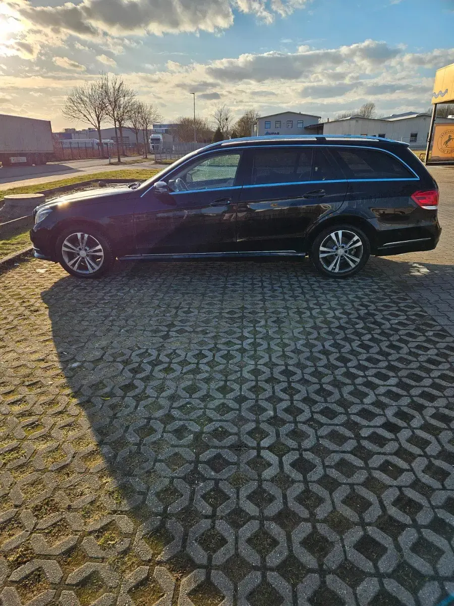 Gebraucht Mercedes E200 136 PS (100 kW) 2016 Schwarz Kombi