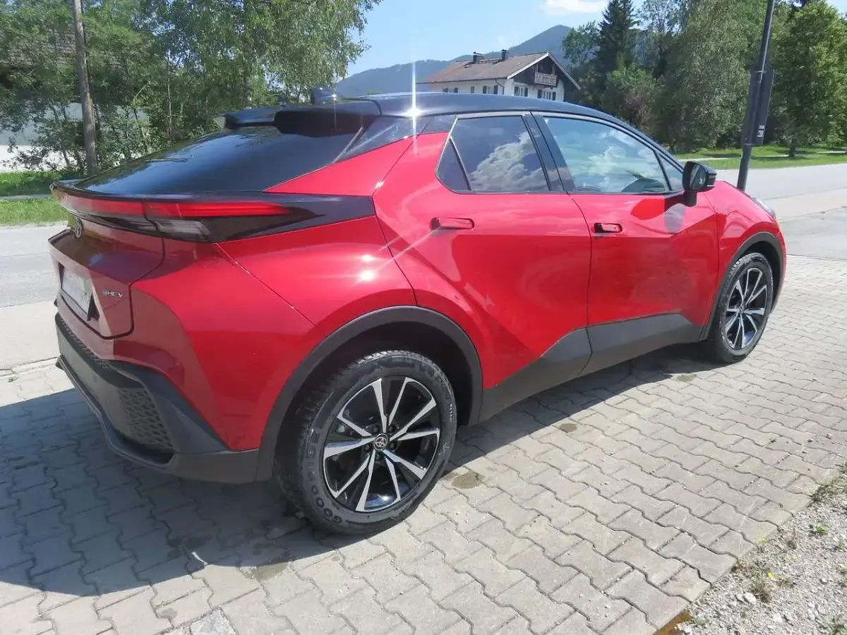 Gebraucht Toyota C-HR Team 197 PS (144 kW) 2025 Rot  dach schwarz SUV