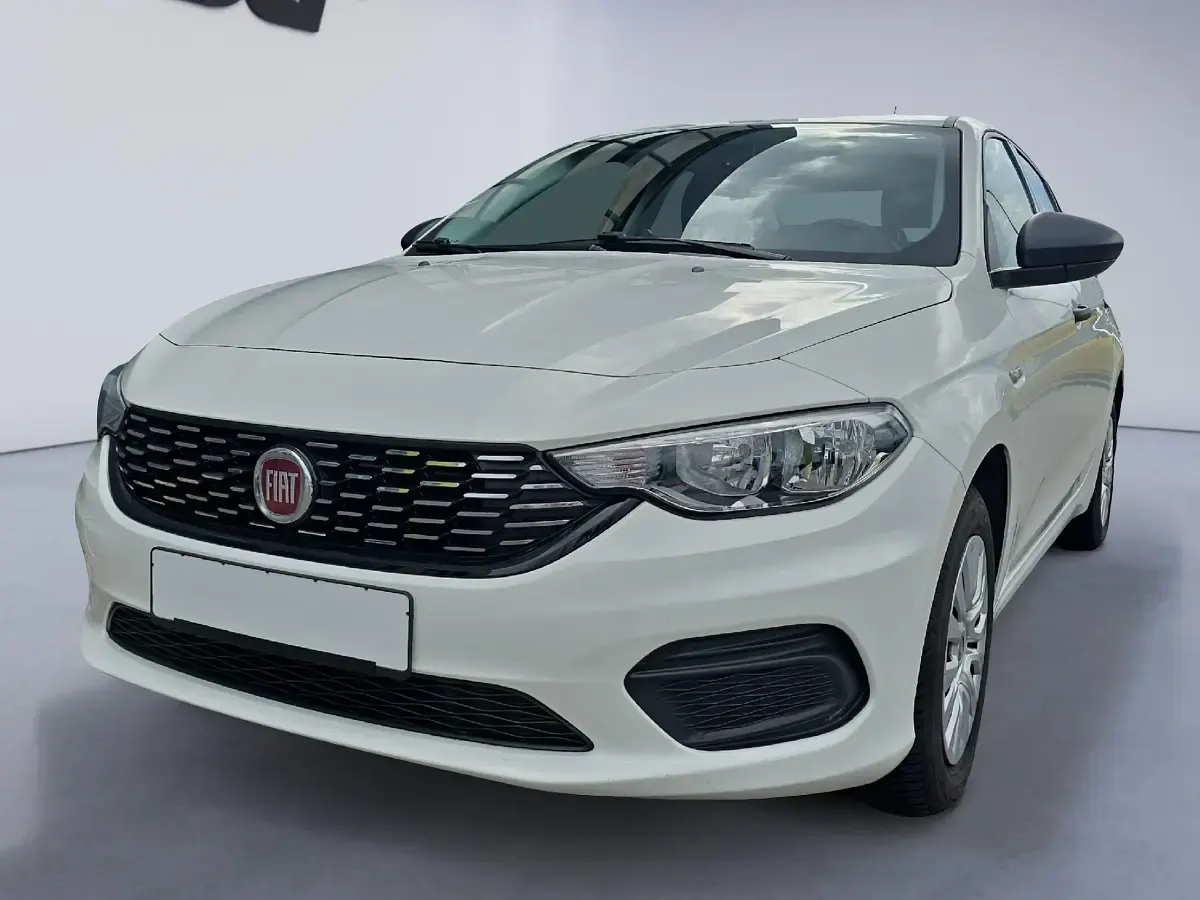 Usado Fiat Tipo Pop 95 CV (69 kW) 2016 Blanco Berlina