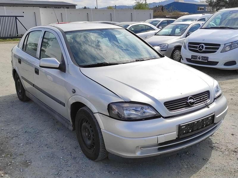 Gebraucht Opel Astra 84 PS (61 kW) 2001 Silber Kleinwagen