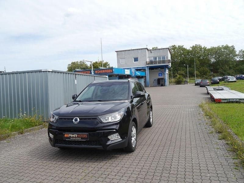Schwarz Gebraucht 2016 Ssangyong Tivoli SUV | 5.999 € (Superpreis) - Bild 1/4