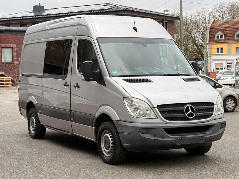 Gebraucht Mercedes Sprinter 163 PS (119 kW) 2011 Silber Van