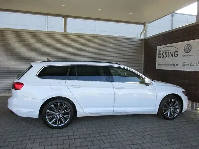 Gebraucht VW Passat Business 150 PS (110 kW) 2022 Gletscherweiß metallic Kombi