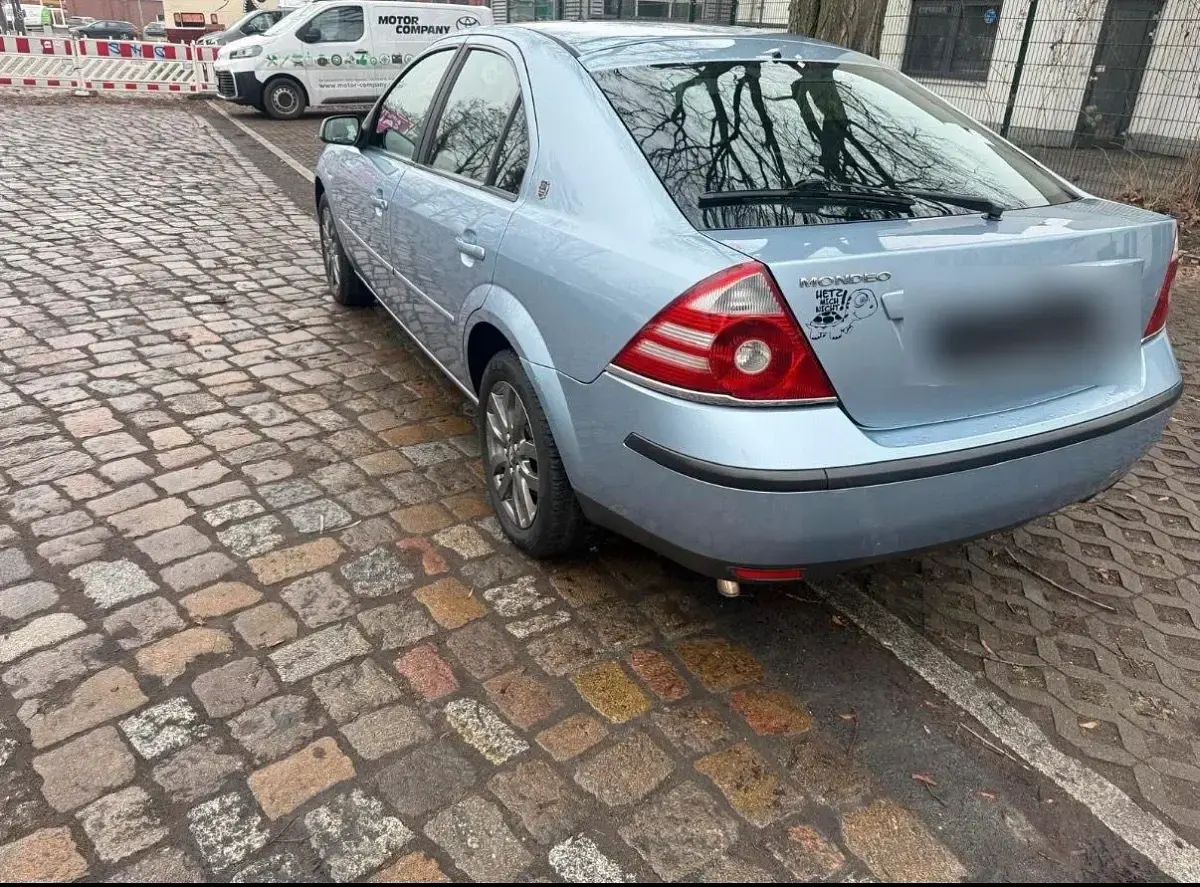 Gebraucht Ford Mondeo 145 PS (106 kW) 2006 Blau Limousine