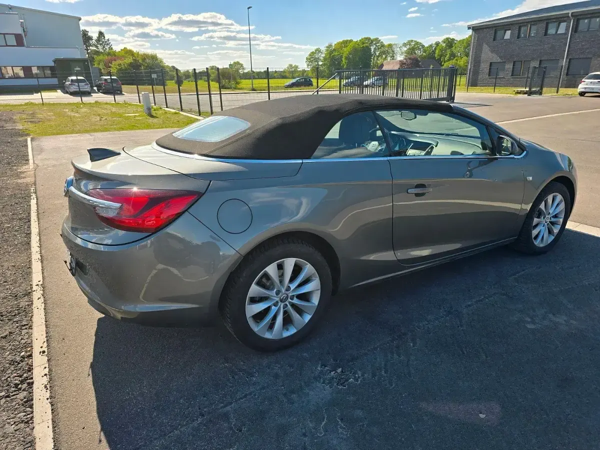 Gebraucht Opel Cascada Excellence 140 PS (102 kW) 2017 Grau Cabrio