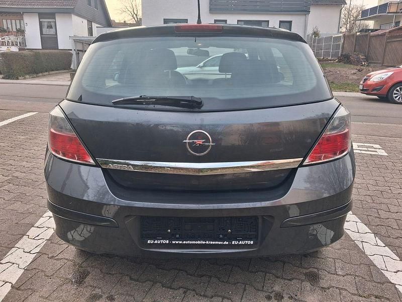 Gebraucht Opel Astra Edition 90 PS (66 kW) 2009 Limousine