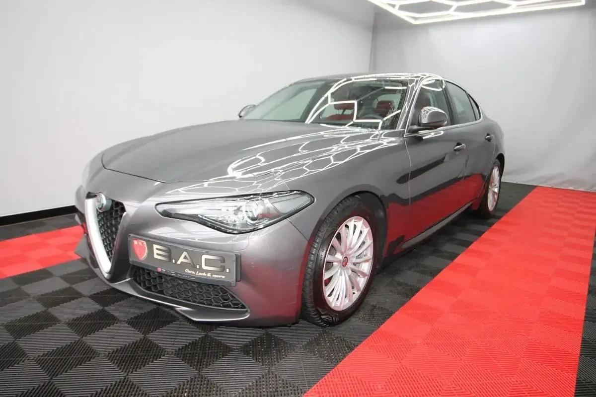 Occasion Alfa Romeo Giulia Super 179 ch (131 kW) 2016 Gris Berline