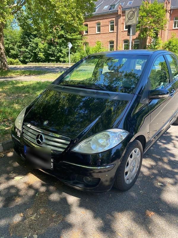 Schwarz Gebraucht 2008 Mercedes 200 Limousine | 3.500 € - Bild 1/4