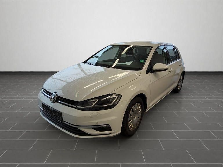 Pure white Gebraucht 2019 VW Golf VII Limousine | 15.900 € (Fairer Preis) - Bild 1/4