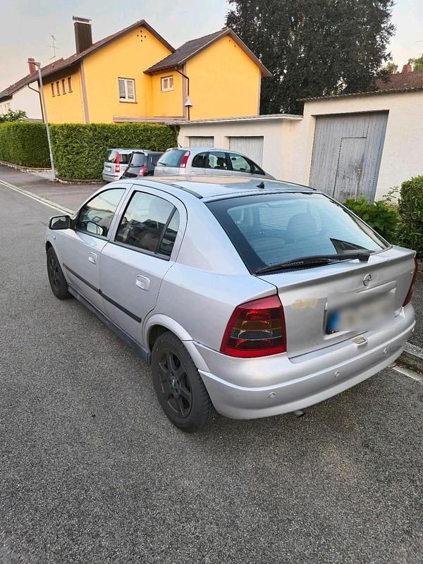 Gebraucht Opel Astra Njoy 101 PS (74 kW) 2003 Silber Limousine