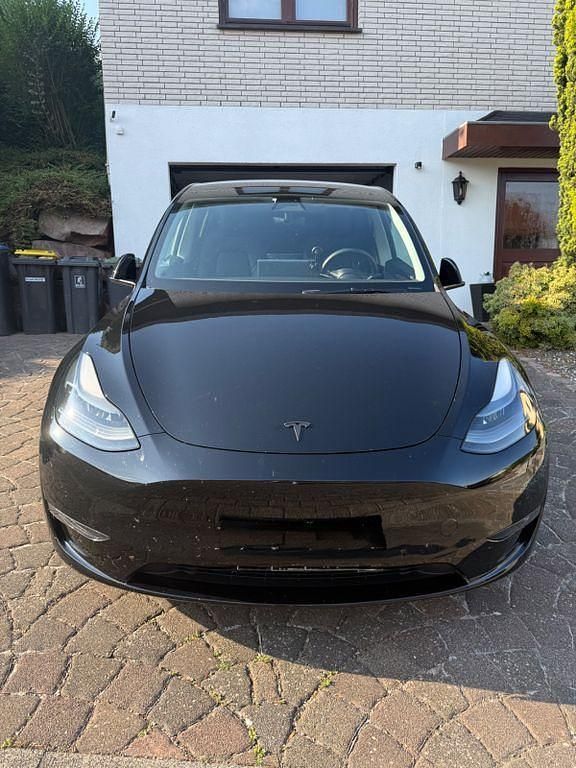 Schwarz Gebraucht 2022 Tesla Model Y Performance SUV | 39.900 € (Teuer) - Bild 1/4