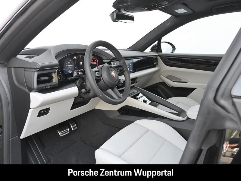 Gebraucht Porsche Macan 380 kW (517 PS) 2025 Tiefschwarzmetallic SUV