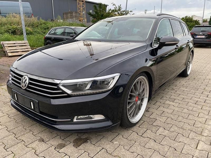 Schwarz Gebraucht 2015 VW Passat Kombi | 9.990 € (Superpreis) - Bild 1/4