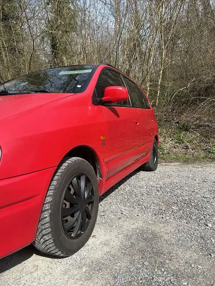 Gebraucht Mitsubishi Space Star 122 PS (89 kW) 2000 Rot Van / Kleinbus