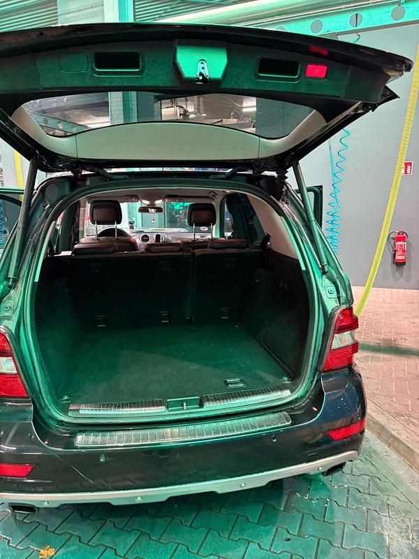 Gebraucht Mercedes ML320 224 PS (164 kW) 2008 Schwarz SUV