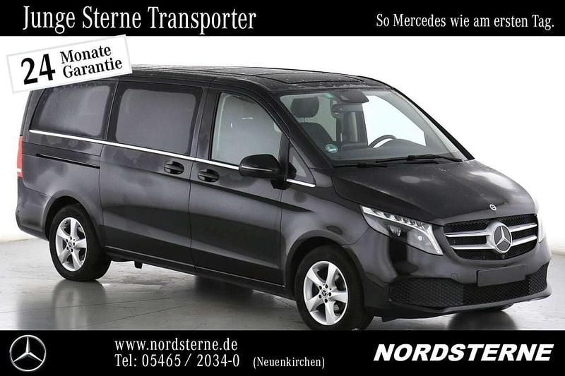 Obsidianschwarz Gebraucht 2023 Mercedes V220 Avantgarde Edition Van / Kleinbus | 58.890 € (Teuer) - Bild 1/4