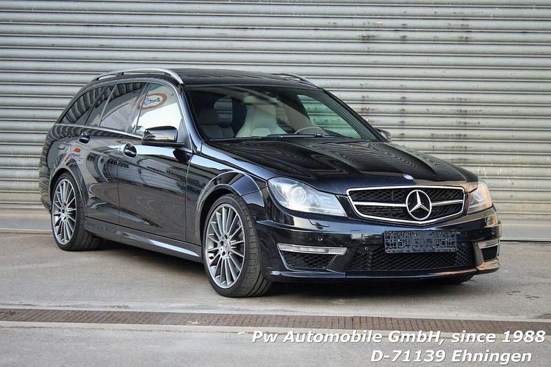 Schwarz Gebraucht 2013 Mercedes C63 AMG AMG Limousine | 35.880 € (Fairer Preis) - Bild 1/4