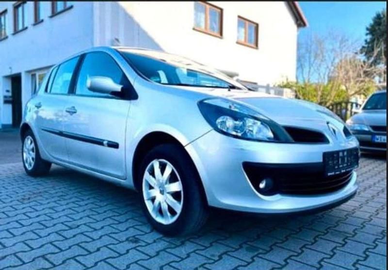 Gebraucht 2006 Renault Clio II Dynamique Limousine | 2.000 € (Fairer Preis) - Bild 1/4