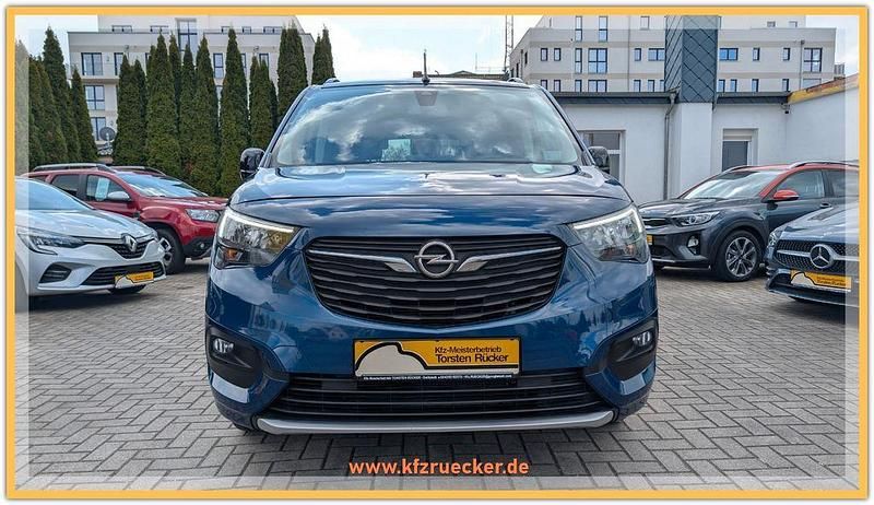 Gebraucht Opel Combo Life Ultimate 131 PS (96 kW) 2023 Blau Limousine