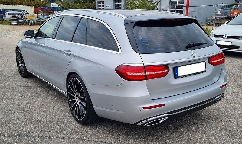 Gebraucht Mercedes E350 258 PS (189 kW) 2017 Silber Limousine