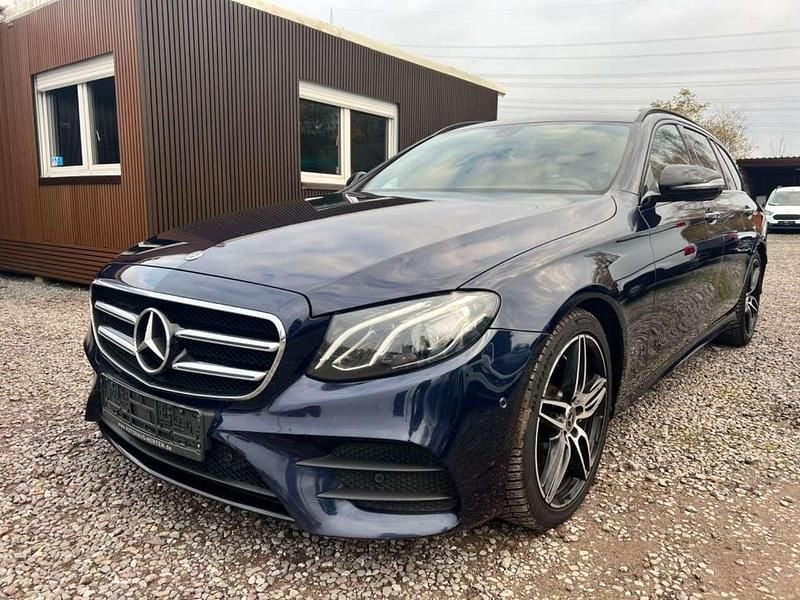 Gebraucht Mercedes E350 AMG line 258 PS (189 kW) 2017 Cavansitblau Kombi