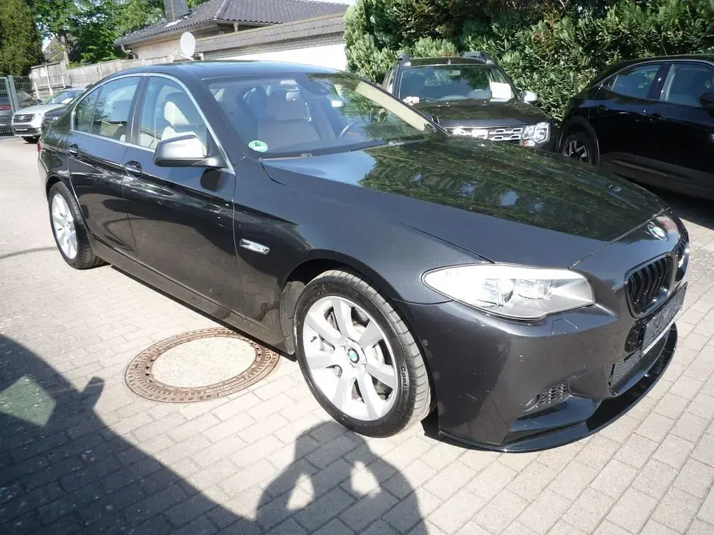 Gebraucht BMW 550 408 PS (300 kW) 2010 Grau Limousine