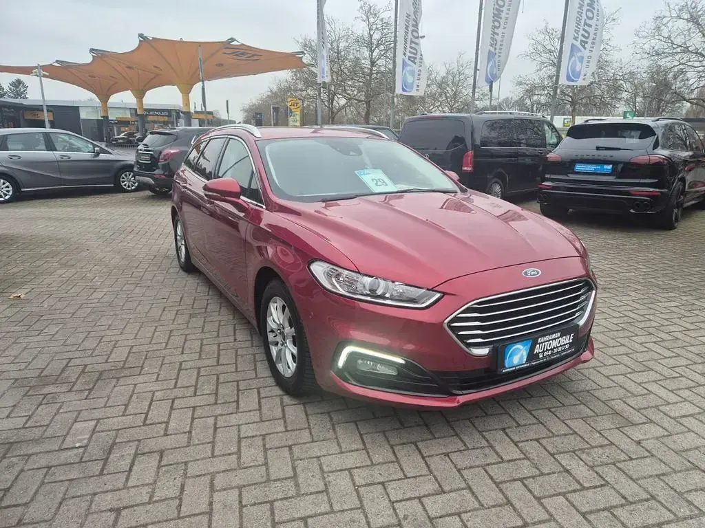 Gebraucht Ford Mondeo Titanium 150 PS (110 kW) 2019 Rot Limousine