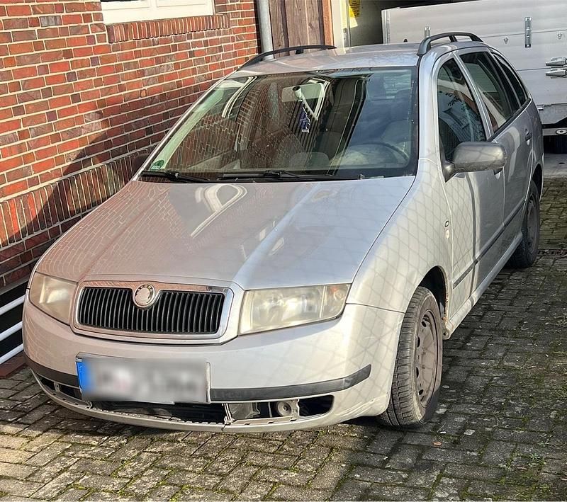 Silber Gebraucht 2002 Skoda Fabia Kleinwagen | 1.000 € (Guter Preis) - Bild 1/4