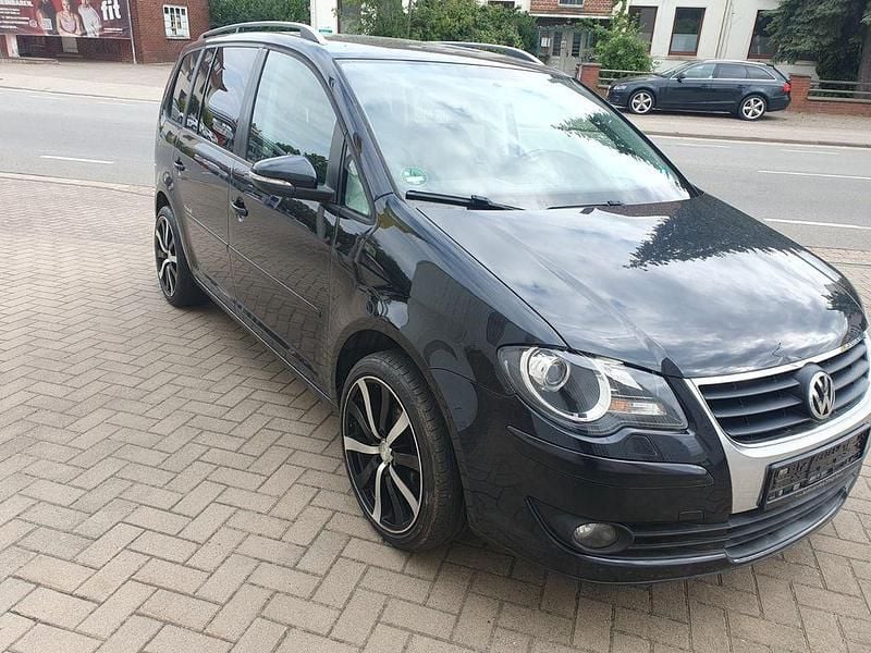 Schwarz Gebraucht 2009 VW Touran Freestyle Van / Kleinbus | 3.490 € (Guter Preis) - Bild 1/4