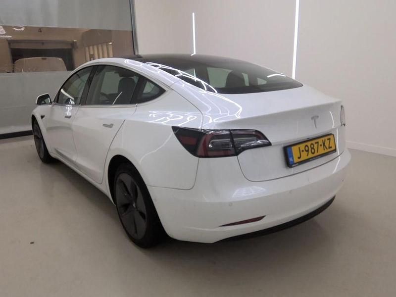 Gebraucht Tesla Model 3 Standard Range 225 kW (306 PS) 2020 Weiß Limousine