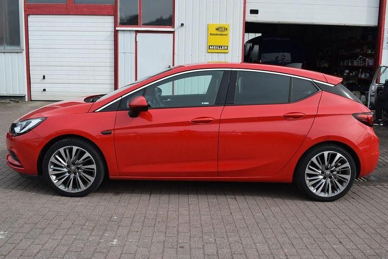 Gebraucht Opel Astra Dynamic 125 PS (91 kW) 2016 Rot Limousine