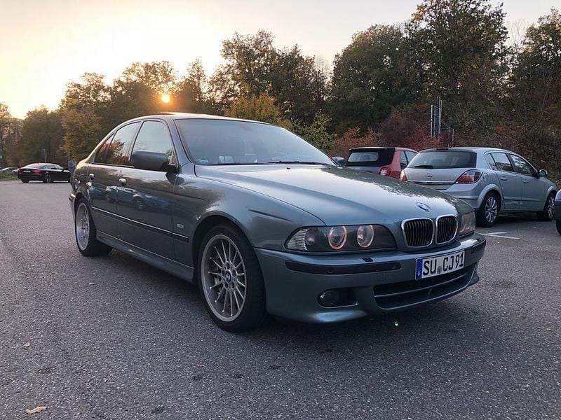 Grün Gebraucht 2002 BMW 540 M Sport Limousine | 17.000 € (Etwas zu teuer) - Bild 1/4