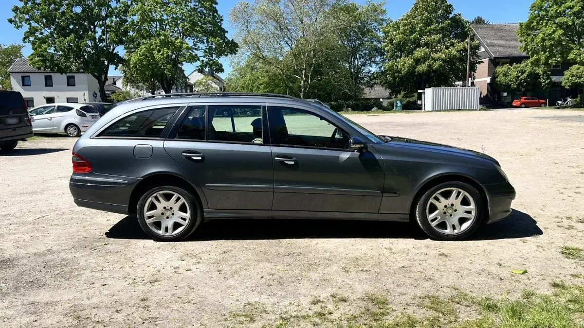 Gebraucht Mercedes E280 Classic 190 PS (139 kW) 2008 Grau Kombi