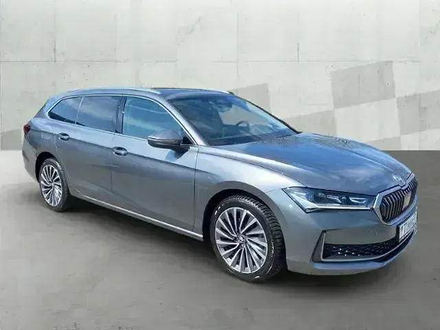 Gebraucht Skoda Superb LAURIN & KLEMENT 150 PS (110 kW) 2025 Graphite grau metallic Kombi