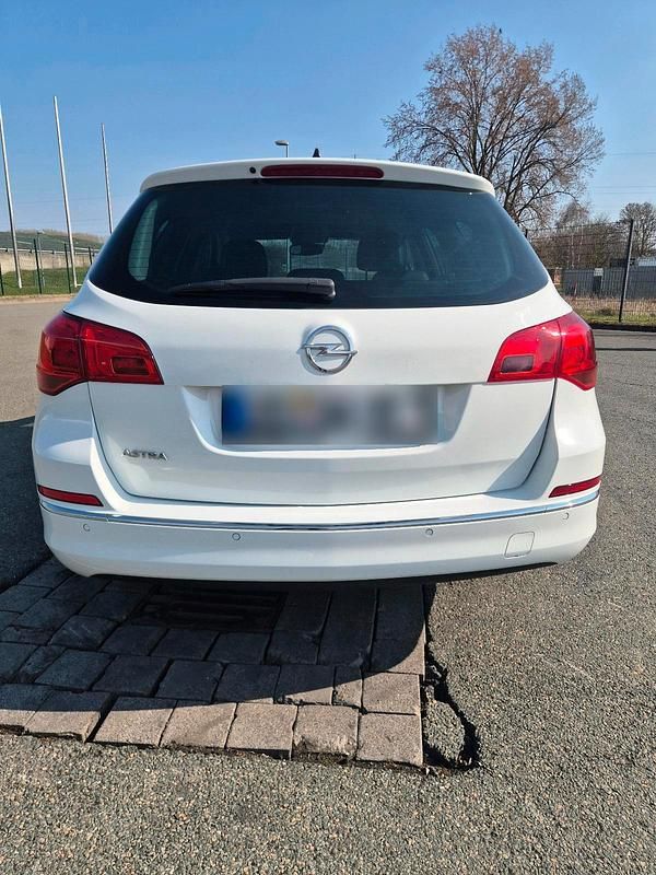 Gebraucht Opel Astra 120 PS (88 kW) 2015 Weiß Kombi