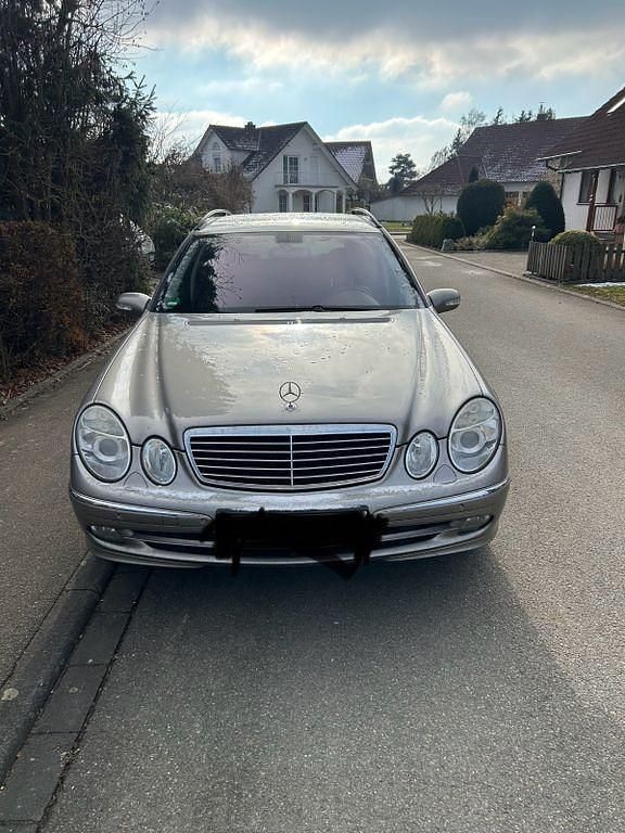 Silber Gebraucht 2005 Mercedes E280 Avantgarde Limousine | 3.000 € - Bild 1/4