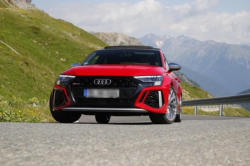 Rot Gebraucht 2022 Audi RS3 Premium Kleinwagen | 55.000 € (Fairer Preis) - Bild 1/4