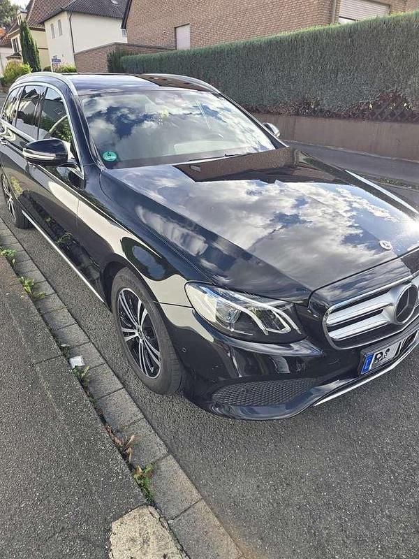Gebraucht Mercedes E220 Avantgarde 194 PS (142 kW) 2017 Schwarz Kombi
