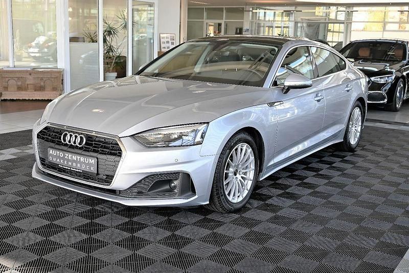 Silber Gebraucht 2022 Audi A5 Sportback Sport Kleinwagen | 27.200 € (Superpreis) - Bild 1/3