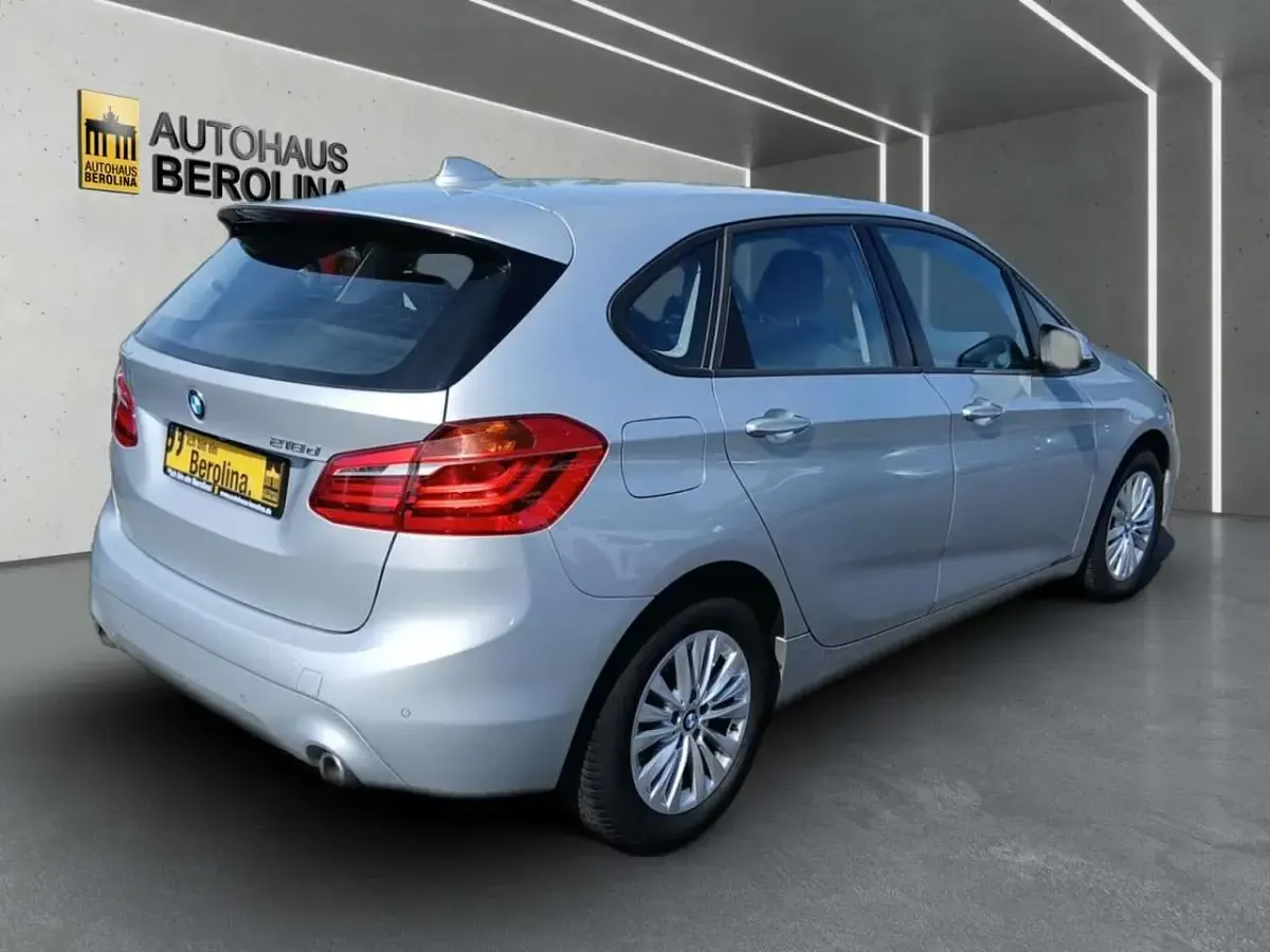 Gebraucht BMW 218 Active Tourer Advantage 150 PS (110 kW) 2019 Silber Van / Kleinbus