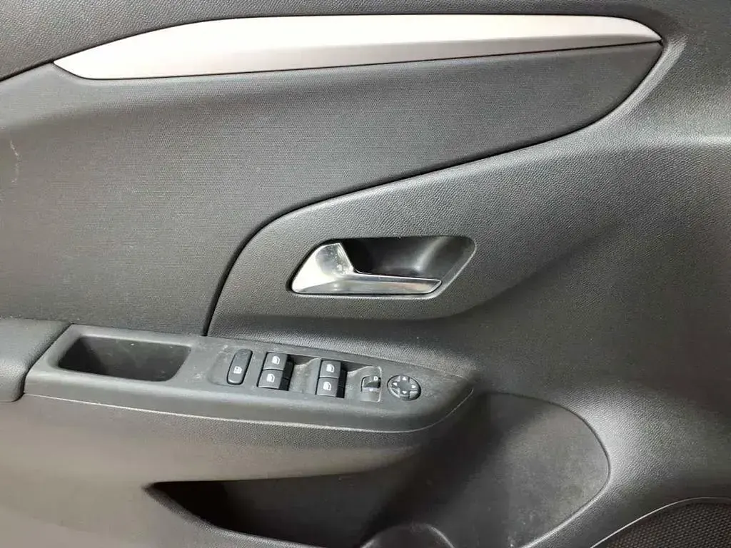 Używany Opel Corsa Edition 102 KM (75 kW) 2022 Czarny Hatchback