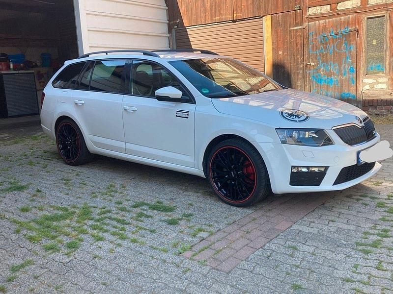 Weiß Gebraucht 2015 Skoda Octavia RS Kombi | 10.500 € (Guter Preis) - Bild 1/4