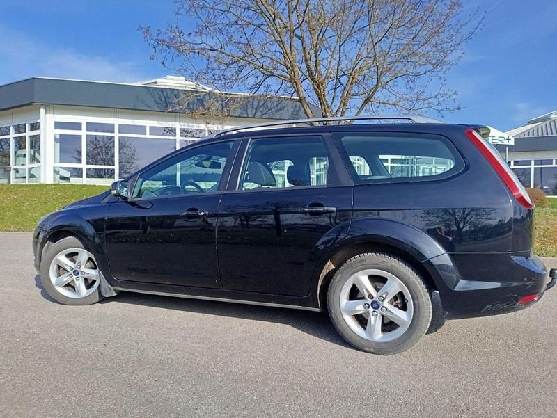Gebraucht Ford Focus 101 PS (74 kW) 2010 Schwarz Kombi