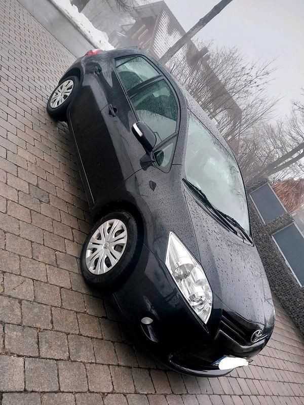 Gebraucht Toyota Auris 132 PS (97 kW) 2010 Schwarz Kleinwagen