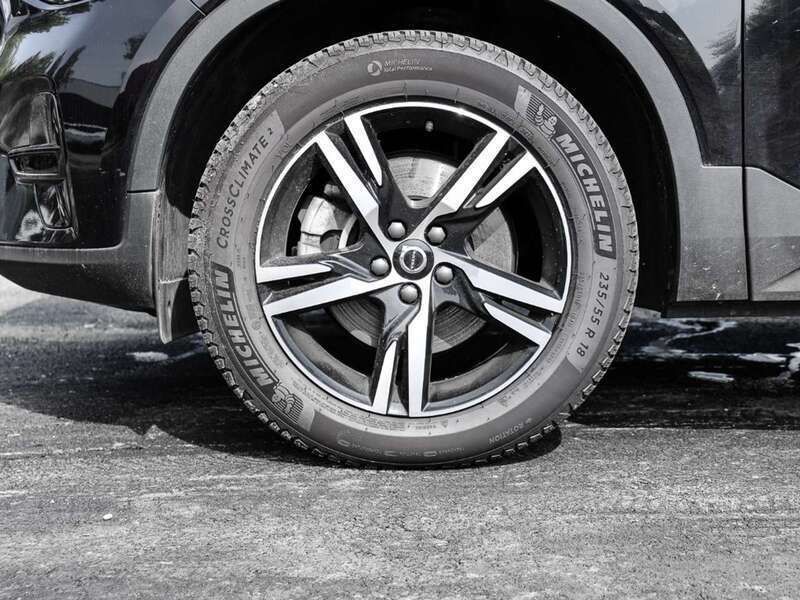 Gebraucht Volvo XC40 Plus 163 PS (119 kW) 2023 Schwarz SUV