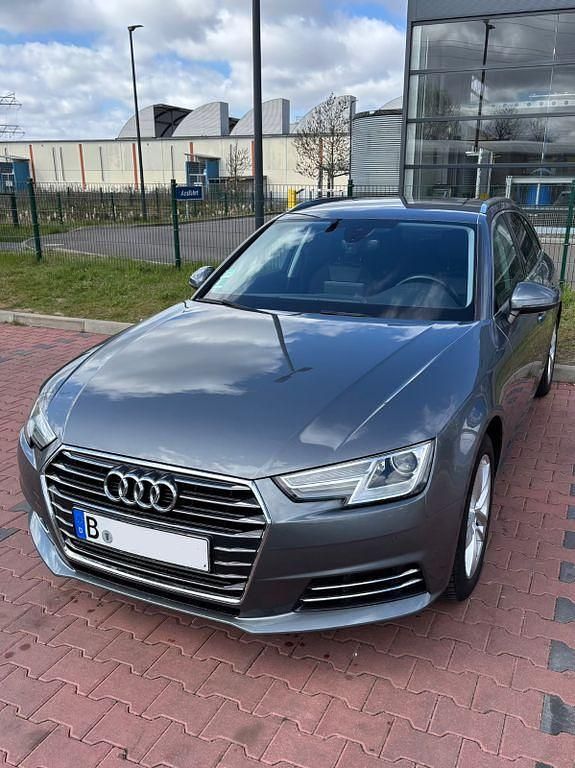 Gebraucht Audi A4 Ambiente 190 PS (139 kW) 2016 Grau Kombi
