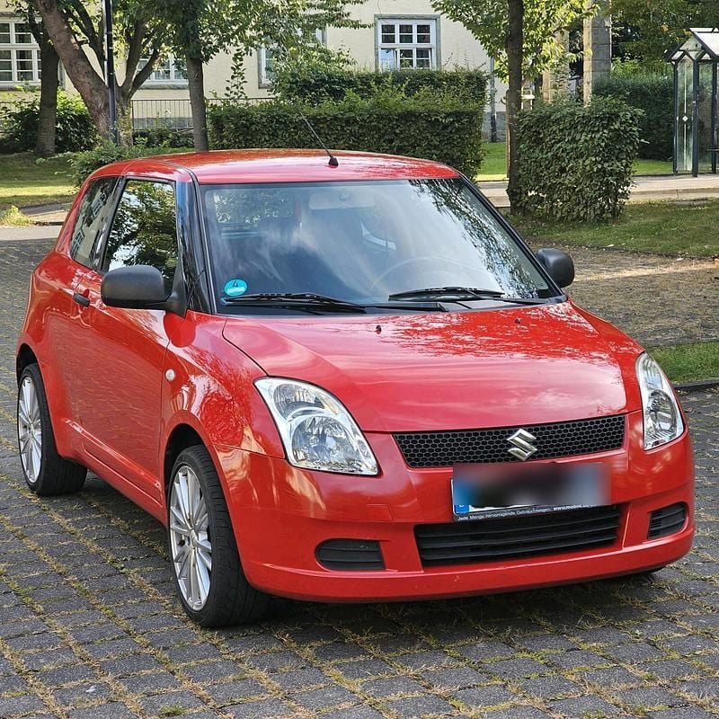 Rot Gebraucht 2007 Suzuki Swift Kleinwagen | 1.850 € (Guter Preis) - Bild 1/4