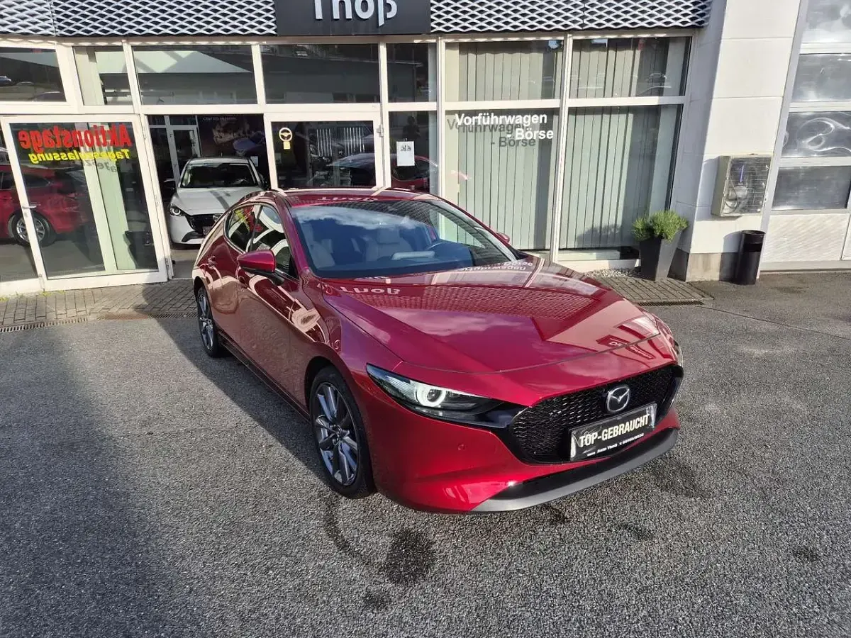 Gebraucht Mazda 3 Selection 122 PS (89 kW) 2021 Soul red crystal m Kleinwagen